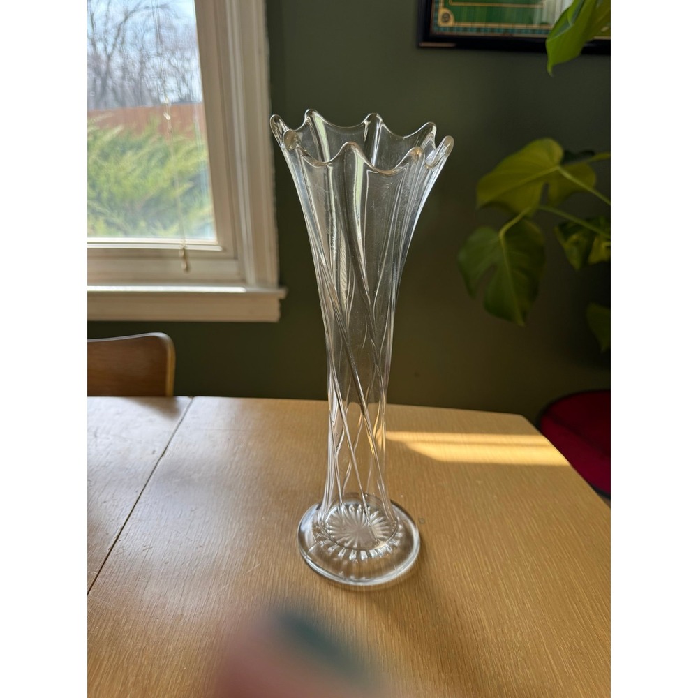 1900s VTG Dugan Swung Vase Glass Clear 8 Twisted Ribs Spiralex Elegant